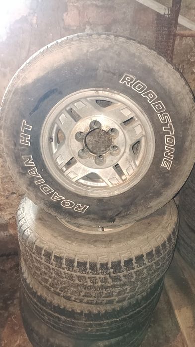 Продам шины б/у в хорошем состоянии