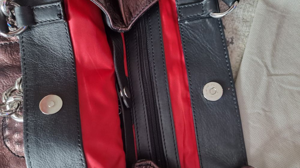 Geanta de umar Liu Jo.