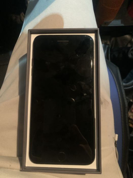 Продам Iphone 8 plus