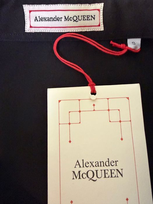 Риза Alexander McQueen чисто нова