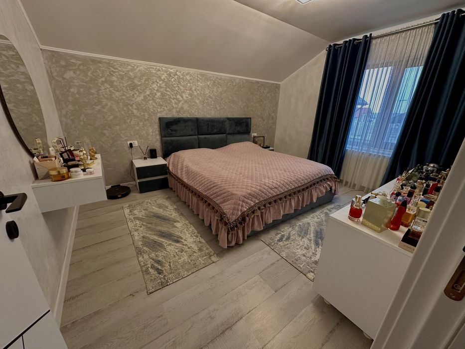 Casa de vanzare cu etaj!