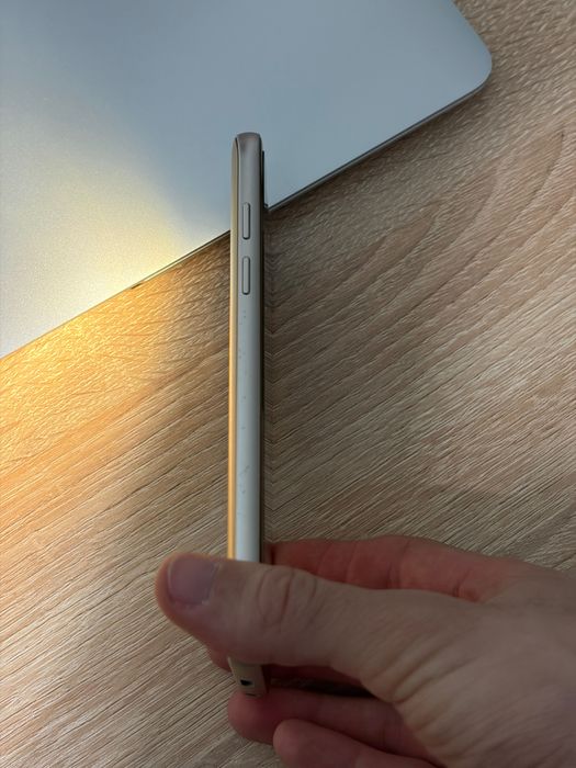 Samsung A3 2017. Ностальгия-телефон мини формата