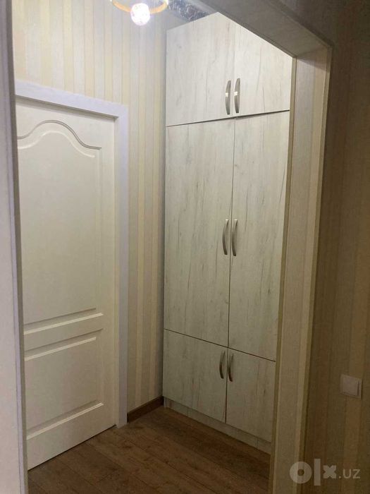 Продается квартира 2/4/4 Юнусабад 14, частично с мебелью и техникой