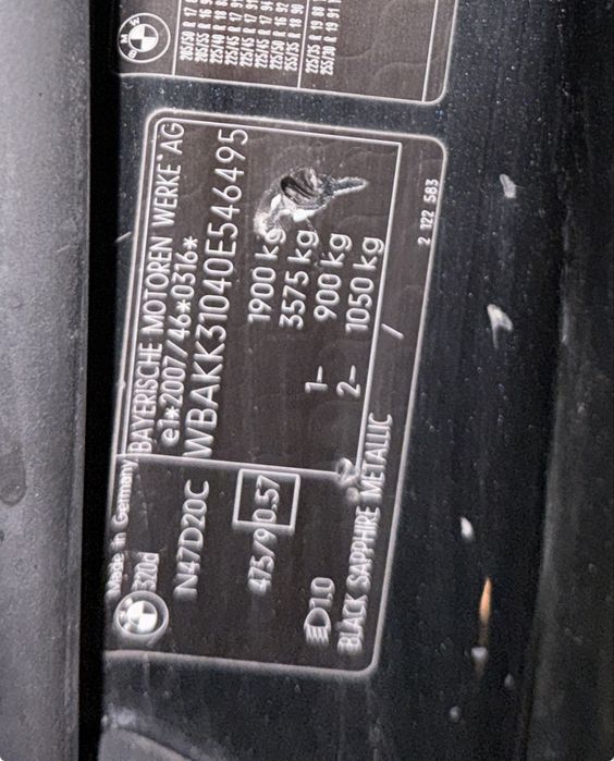 BMW 2011  2,0 l  245km