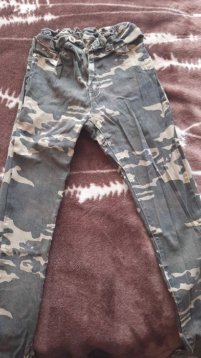 Дамски камуфлажни дънки