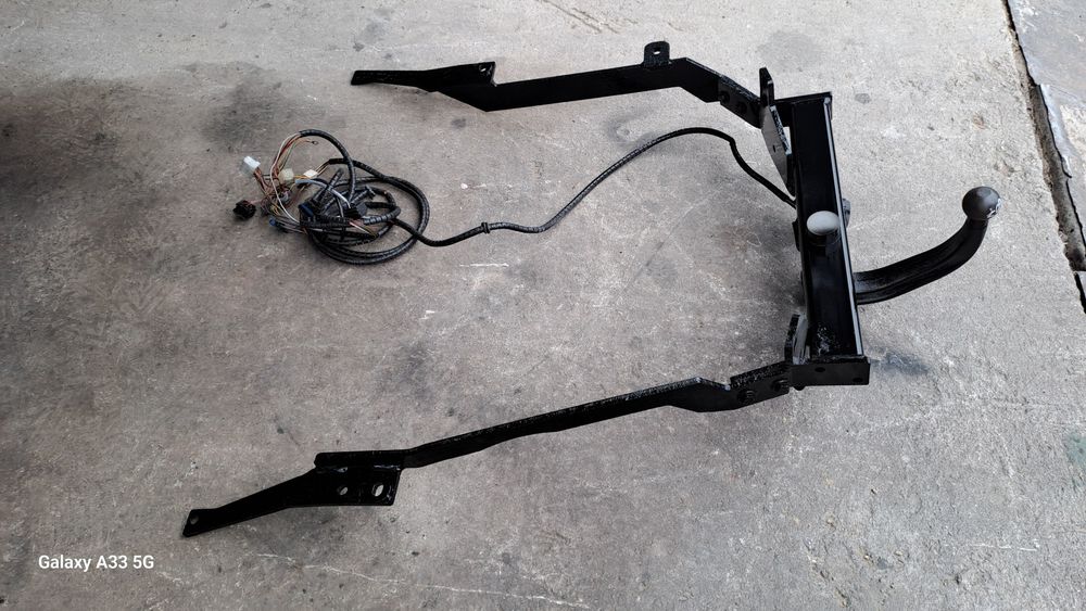 Продавам оригинален теглич за Peugeot 607/Пежо 607