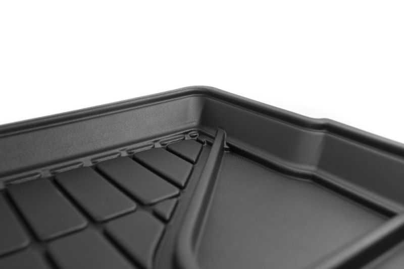 Гумени стелки или багажник TOYOTA AVENSIS Авенсис от 2003 до 2008г.