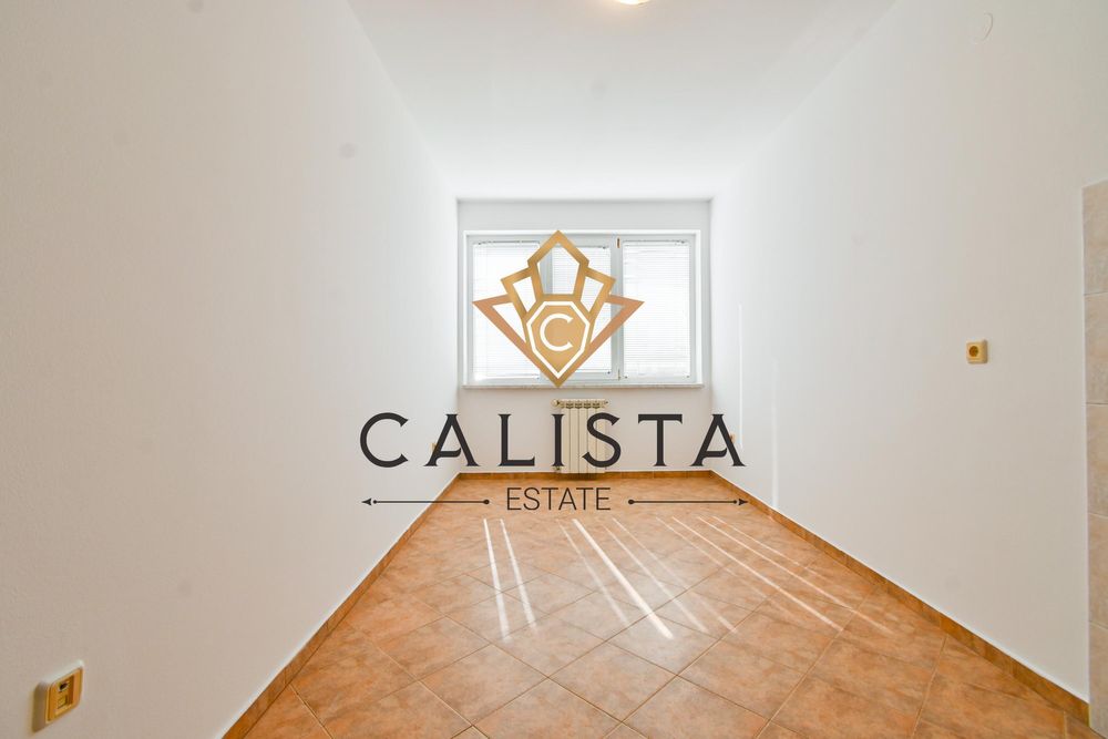 Тристаен апартамент под наем в центъра на София, 2209158