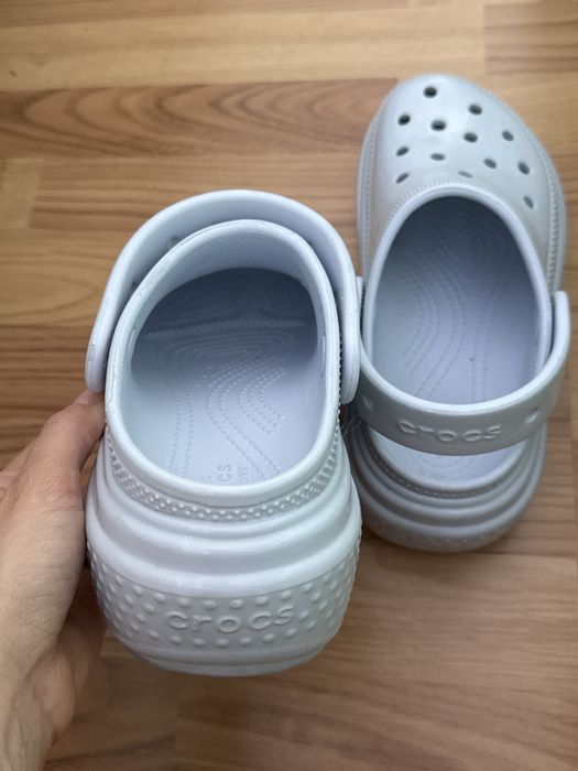 Crocs stomp high shine