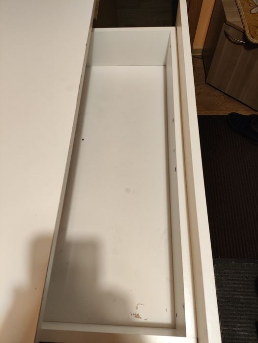 Комод для вещей, в хорошем состоянии.