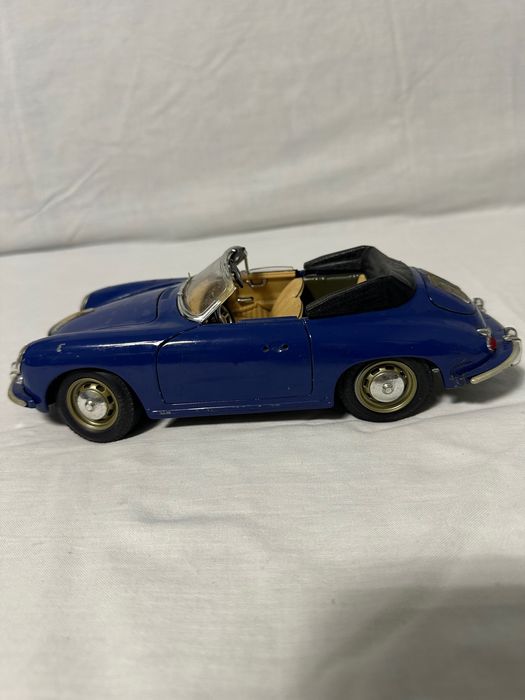 Machetă Auto Porsche 356B Cabriolet (1961) - Bburago, Scara 1:18