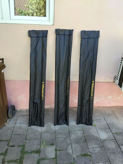 Se vând 3 lansete crap 3.9 m cu mulinete Wind blade 7000 cu bait runner echipate cu fir