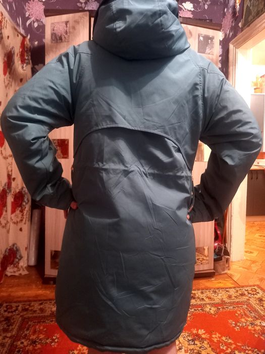 Продам парку. Классную,теплую.