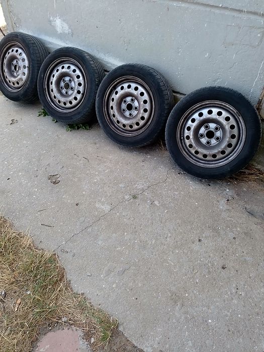 Гуми с железни джанти