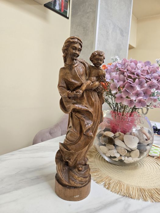 Богородица и младенеца дървена статуетка