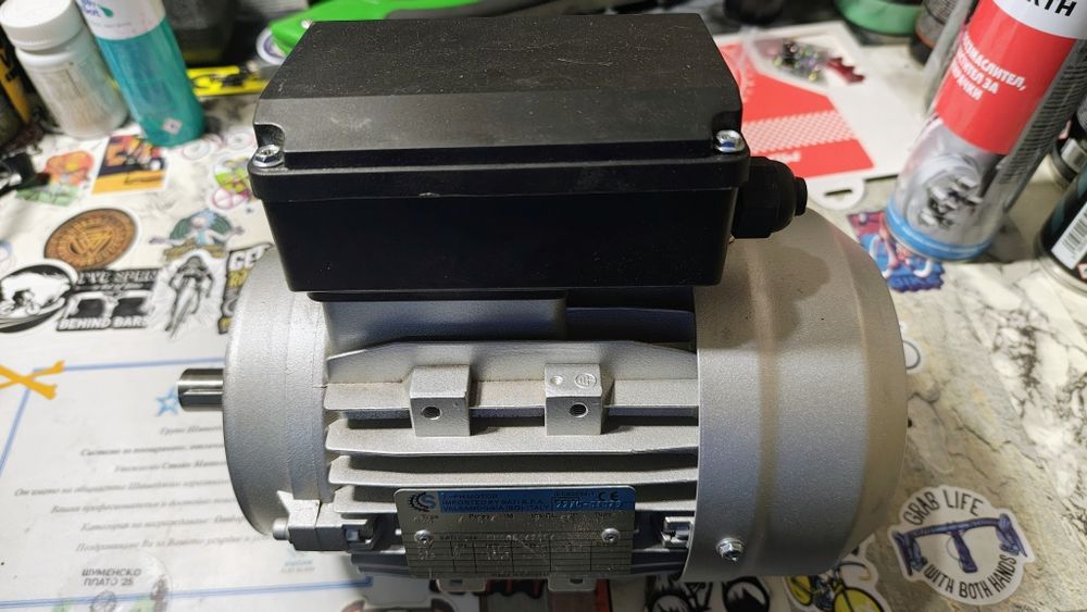 Продавам ел.мотор за редуктор за шнек за котел