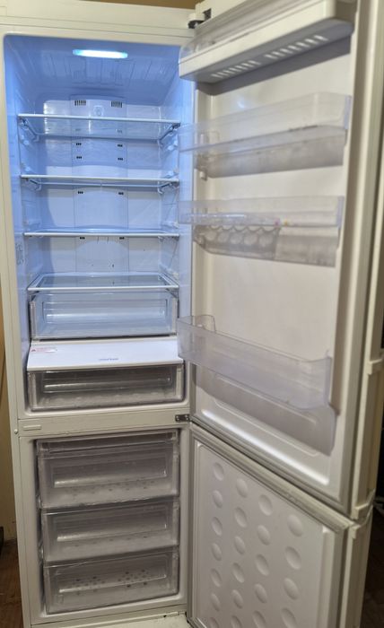 Продам Холодильник Samsung no frost