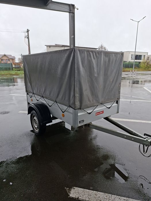 Remorca 750 kg cu prelata