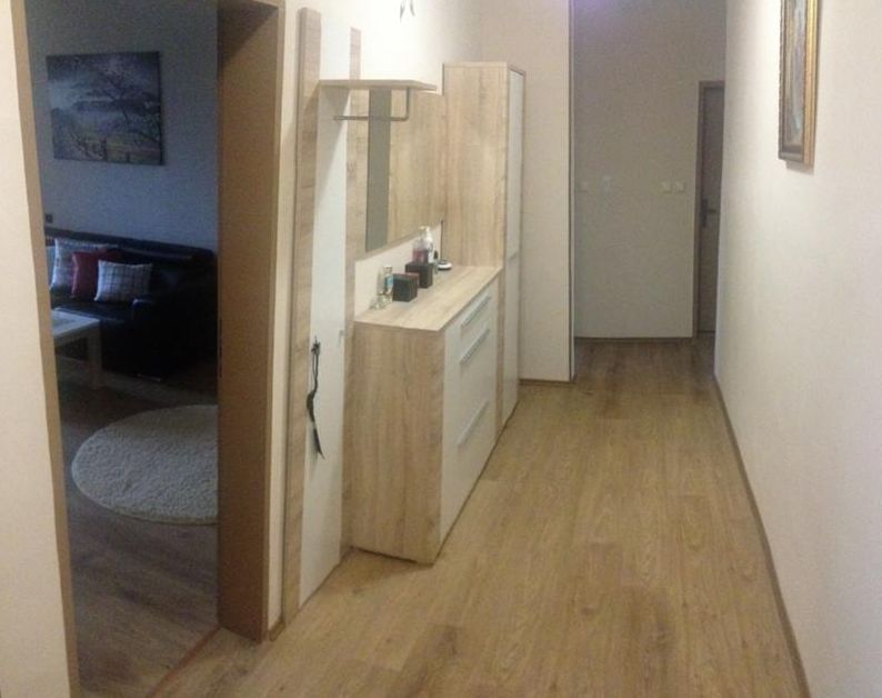 Тристаен апартамент в кв. Люлин 9