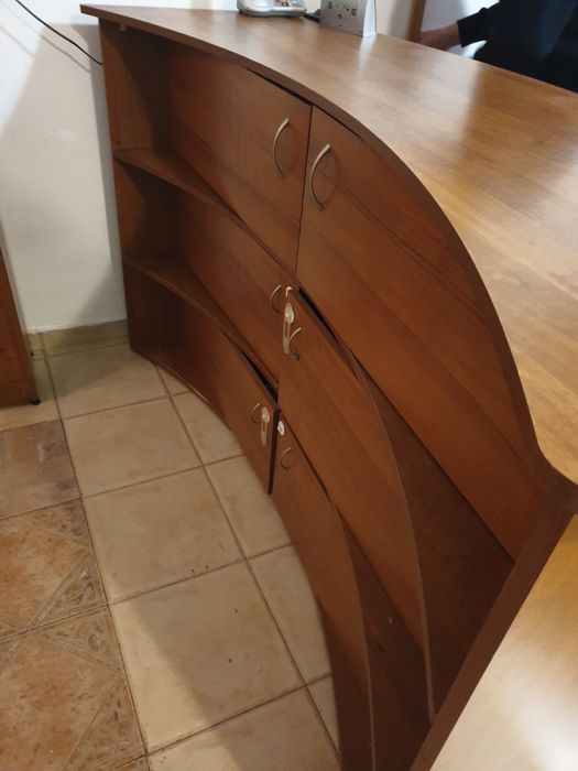 Барплот дървен с вратички