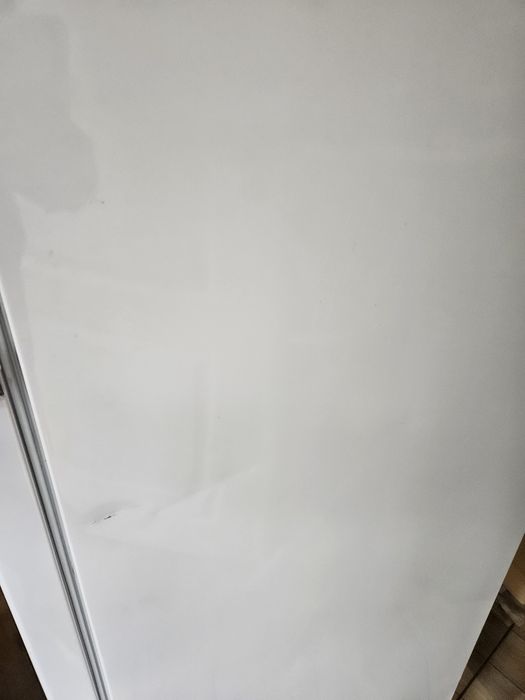 Вертикален фризер Wasco 222 л, работещ, с леки външни забележки