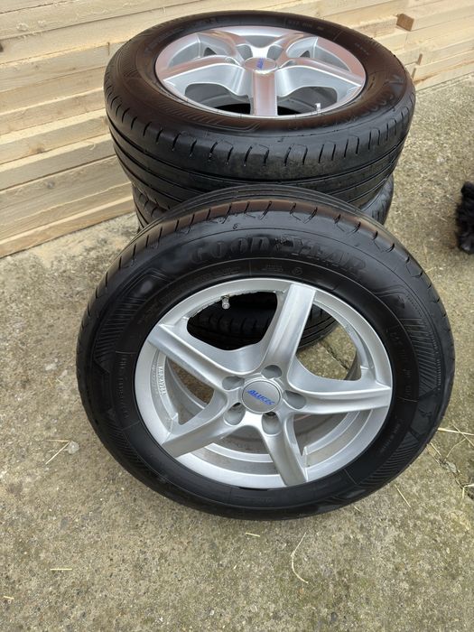 Vand jante aliaj cu anvelope de vara