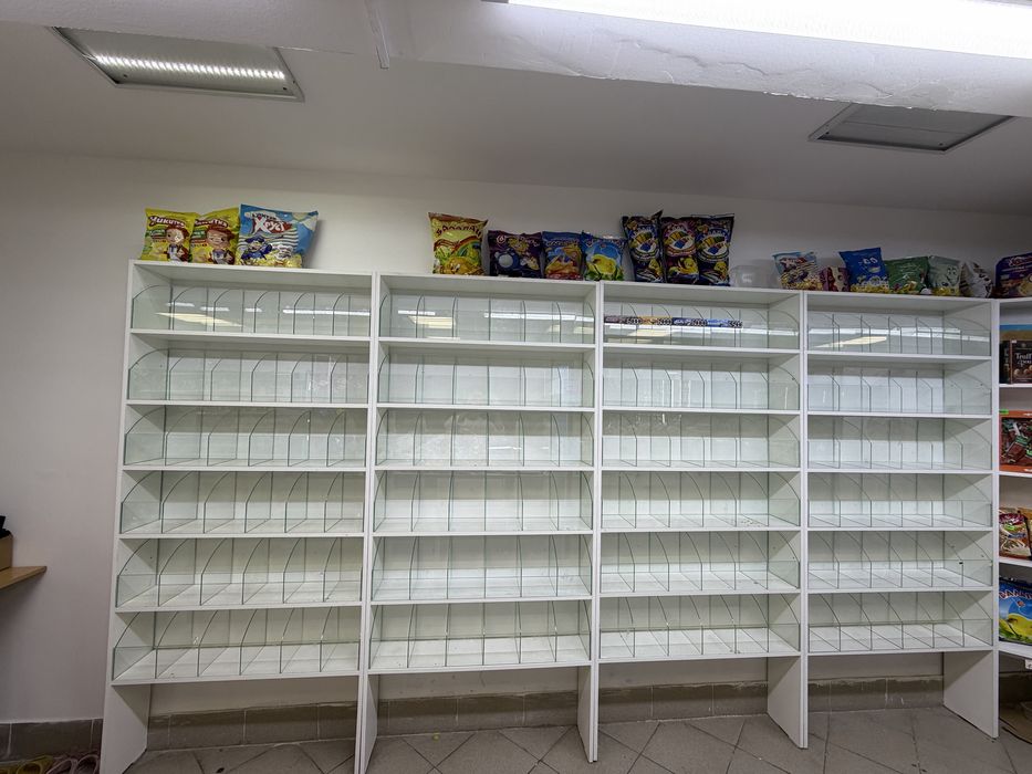 Продаю витрину для конфет