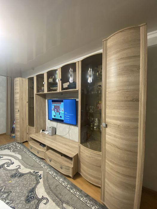 Продам шкаф-стенку в гостинную