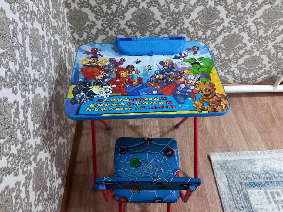 Продам стол в наборе