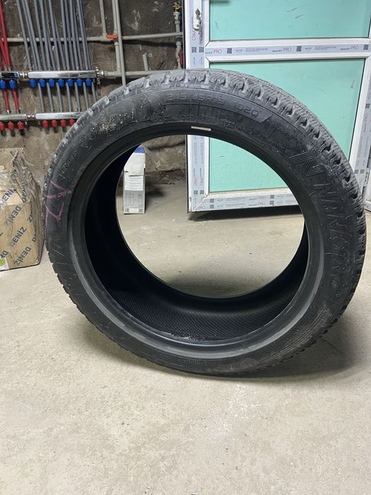 Продам зимние шины r19