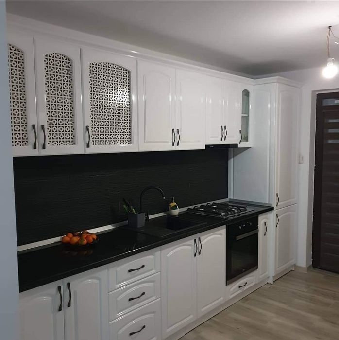 Bucatarie realizata din fronturi de mdf frezate