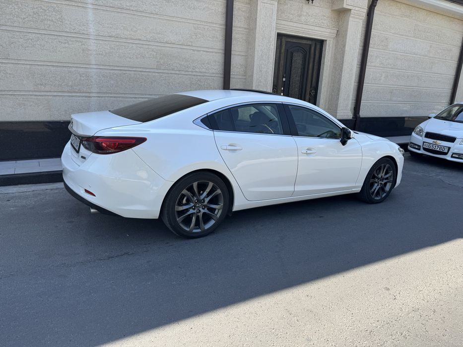 Mazda 6 2015г 2.5 192h/p  skyactiv максимальная коплектация