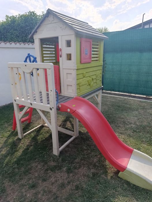 Căsuța smoby cu topogan cu apa