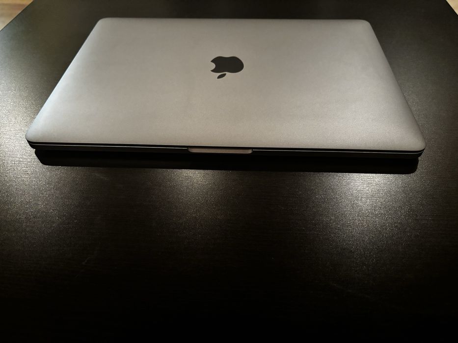 Macbook Pro A1708 13", 2017, i5, 8 GB RAM, 128 GB SSD, 413 cicluri