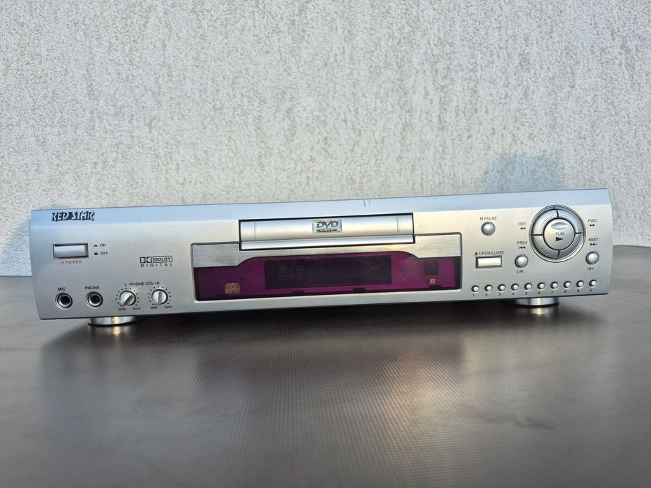 Vand DVD  marca RED STAR model NO.230,CLASS I LASER PRODUCT,made in Slovakia 
Compact disc Digital VCEC


-