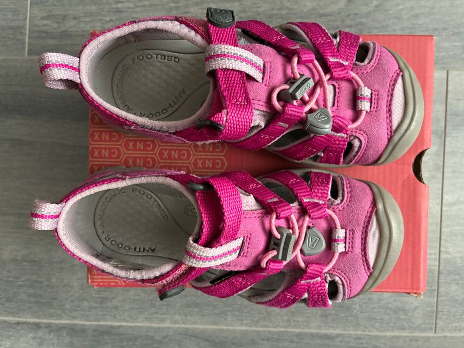 Детски сандали 29/30 номер, общо 8.50 евро