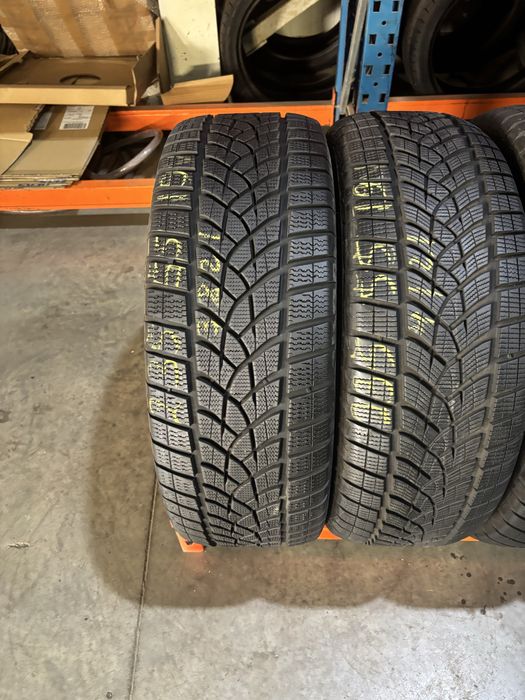 Anvelope Iarna 235/55/19 GoodYear UltraGrip Performance 235 55 19 R19