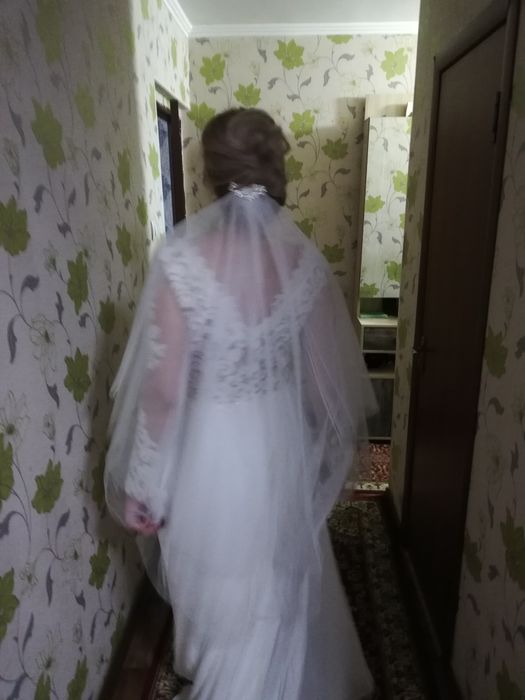 Платье вечернее, свадебное со шлейфом