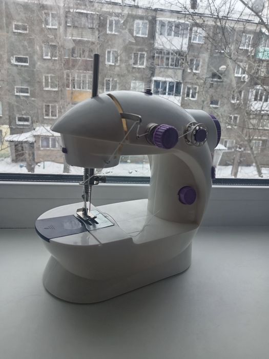 мини швейная машина
