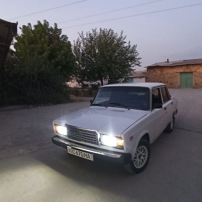 Vaz 2107 sotiladi holati yahshi yurib turgan moshena gaz benzin yuradi