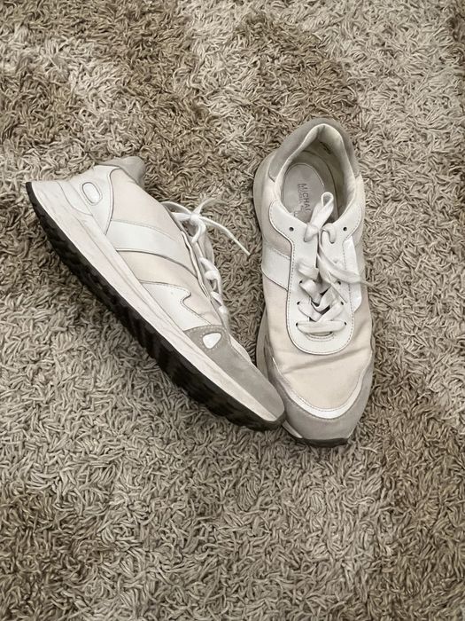 Кроссовки женские