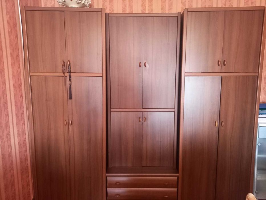 шкаф в гстиную стенка горка