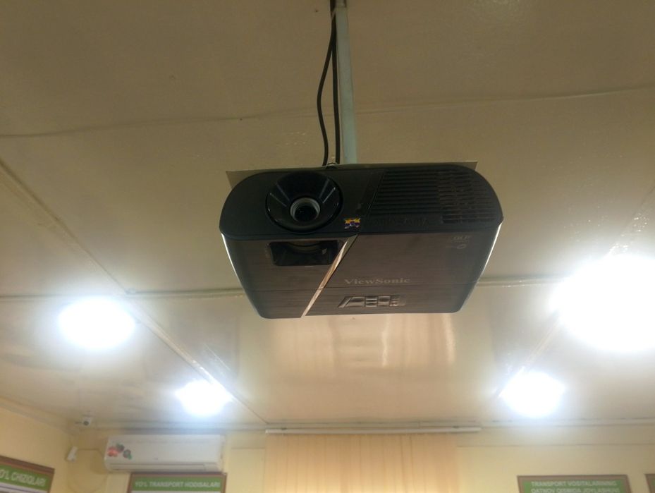 Укиш курсларига интерактивни доска, видеопроекторлар сотилади 90_165_0