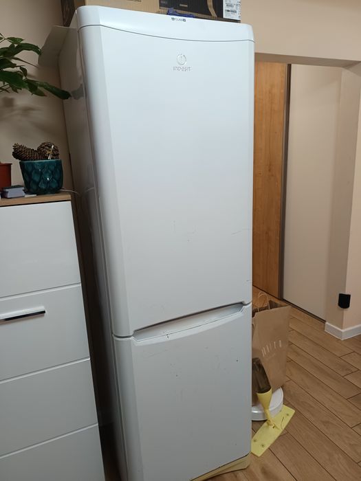 Хладилник Indesit
