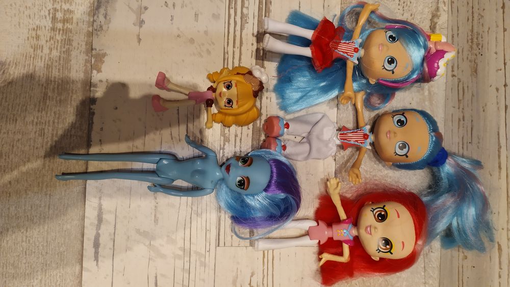 Продавам кукли Барби,Шопкинс и други