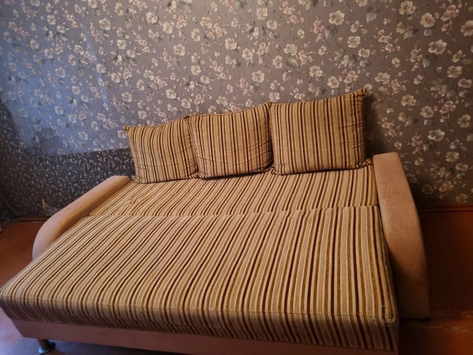 Диван на продажу