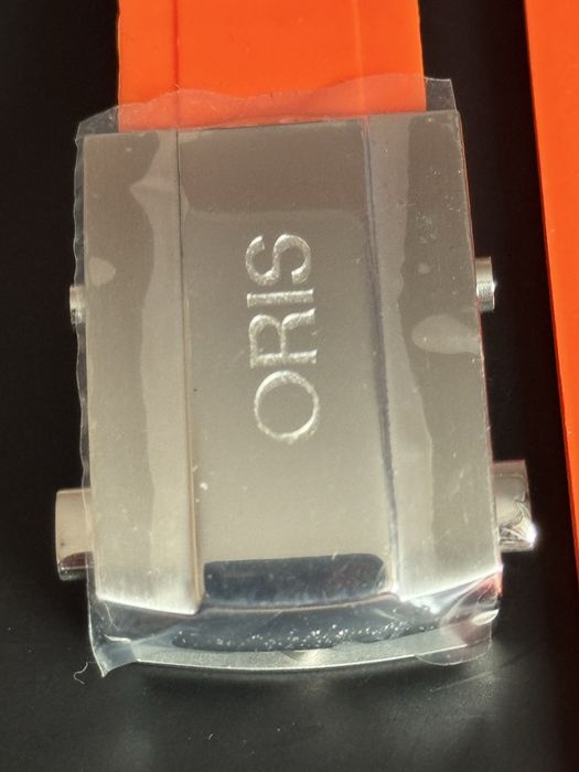 Каишка за Oris оранжева чисто нова