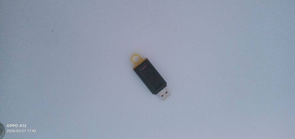 Флешка 128GB работает