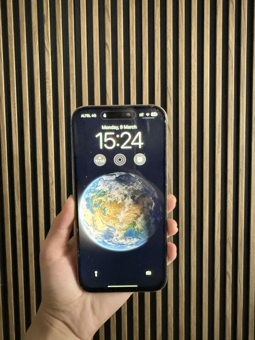 Iphone 14 pro max ,gold