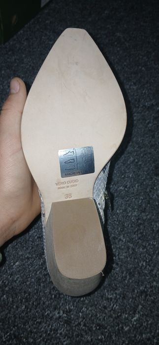 Ciocate piele 100% naturala numar 36 pantofi colectionari mai multe pv